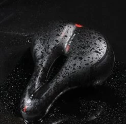 Voltano Fietszadel Met Gelpads - Zwart/Rood - Uitsparing - Zadelvering - Unisex - Incl. Gratis Zadelstrop -Extreem Snel Rijden 1200x1187 3