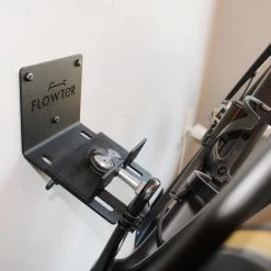 Flowter® Trapper Hanger - Fiets Ophangsysteem Aan De Trapper - Fiets Ophangbeugel - Universele Fiets Muurbeugel - Fietsbeugel Met Gratis Wieldragers+ -Extreem Snel Rijden 1200x1200 1427