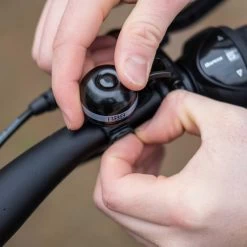 BBB-14 EasyFit Deluxe Fietsbel - Messing - Alle Stuur Diameters - Grijs -Extreem Snel Rijden 1200x1200 307