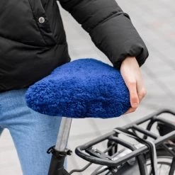 Sunny Bum Zadelhoes, Fietszadel Dames En Heren, Waterdicht En Comfortabel, Incl. Fietsslot En Veiligheidskabel, Dubbelzijdig Zadel Met Schapenvacht -Extreem Snel Rijden 1200x1200 582