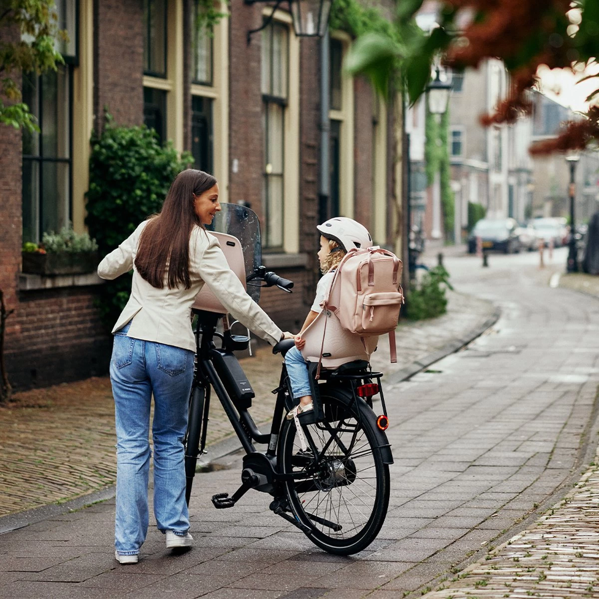 Urban Iki Fietshelm - Sakura Pink - Maat S (48-52 Cm) 4 Urban Iki Fietshelm - Sakura Pink - Maat S (48-52 Cm) - Afbeelding 2