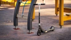 Rebel ZAB0031BC - Elektrische ‘Fun Wheels’ Step, Kids, Zwart 14 Rebel ZAB0031BC - Elektrische ‘Fun Wheels’ Step, Kids, Zwart -Extreem Snel Rijden 1200x675 9