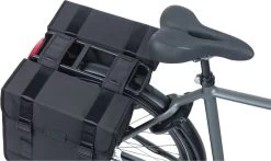 Basil Tour Dubbele Fietstas XL - 35 Liter - Zwart -Extreem Snel Rijden 1200x715 4