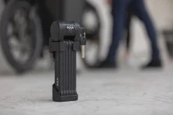 AXA Fold Ultra 90 Vouwslot - Fietsslot - ART 2 - Voor Elk Type Fiets - Met Houder - 90 Cm - Zwart -Extreem Snel Rijden 1200x799 34