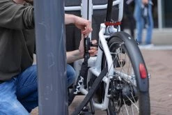 AXA Linq 180 Kettingslot - ART 2 Slot Voor Bakfietsen - Extra Dikke Schakels - 180 Cm – 9,5 Mm - Zwart -Extreem Snel Rijden 1200x800 269