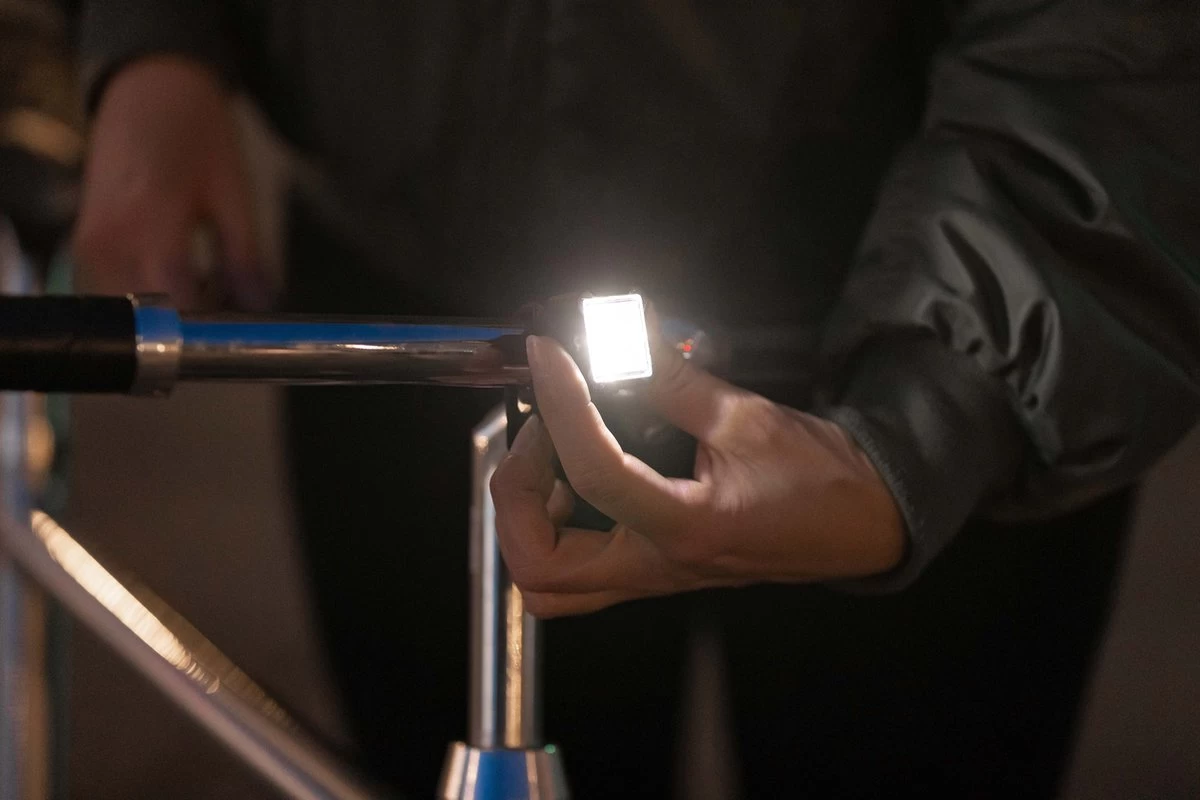 AXA Niteline 44R LED Fietslampjes Voor En Achter - Fietsverlichting USB Oplaadbaar 7 AXA Niteline 44R LED Fietslampjes Voor En Achter - Fietsverlichting USB Oplaadbaar - Afbeelding 5