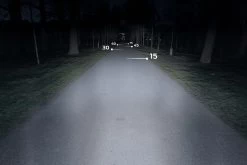 AXA Blueline 30 T - Fietslamp Voorlicht - LED Koplamp - Auto On Fietsverlichting – Steady - Dynamo - 30 Lux -Extreem Snel Rijden 1200x800 375