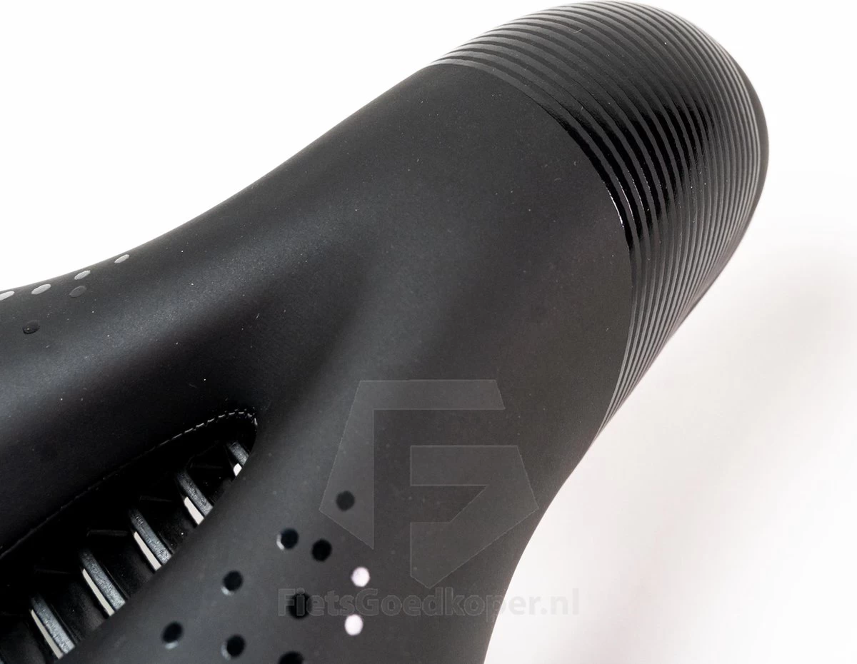 Voltano Pro Gel Fietszadel – Met Uitsparing – Zwart – Unisex - Inclusief Zadelstrop - Ergonomisch Gevormd - Elastomeer Vering 5 Voltano Pro Gel Fietszadel – Met Uitsparing – Zwart – Unisex - Inclusief Zadelstrop - Ergonomisch Gevormd - Elastomeer Vering - Afbeelding 3