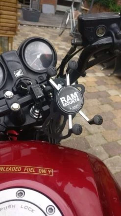 RAM Mounts RAM-B-149Z-A-UN7U - Mobiele Telefoon/Smartphone Actieve Houder Voor Op De Fiets - Zwart -Extreem Snel Rijden 673x1200 1