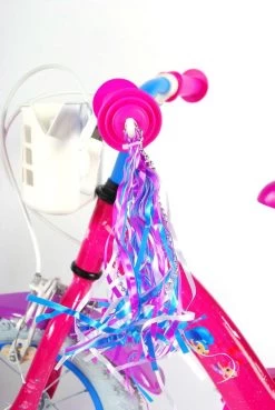 Volare Handvatstreamers / Stuurslingertjes 21 Volare Handvatstreamers / Stuurslingertjes -Extreem Snel Rijden 803x1200 4