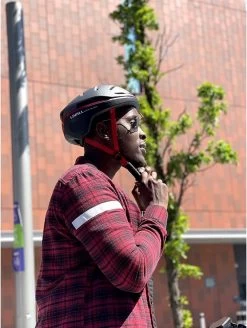 Livall EVO21 Black Medium - (Smart) Fietshelm - SOS Functie - LED Richtingaanwijzers - Smart Verlichting -Extreem Snel Rijden 904x1200 3