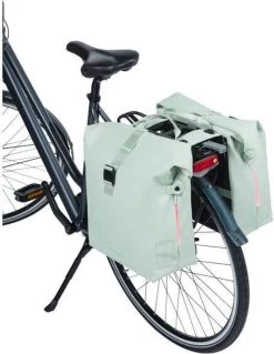 Basil SoHo Dubbele Fietstas MIK - Mosgroen - 41 Liter -Extreem Snel Rijden 929x1200 4